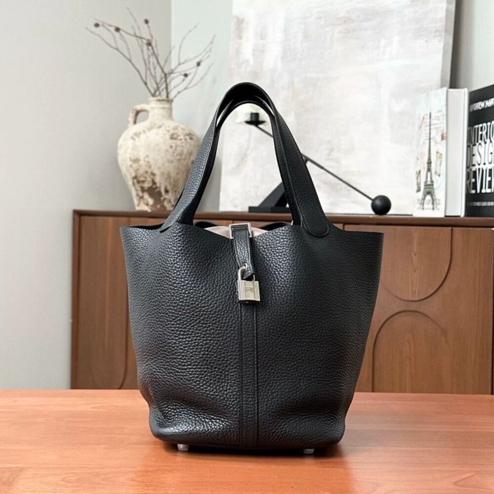 Hermès Women Pre-Loved Bag Very Good Condition